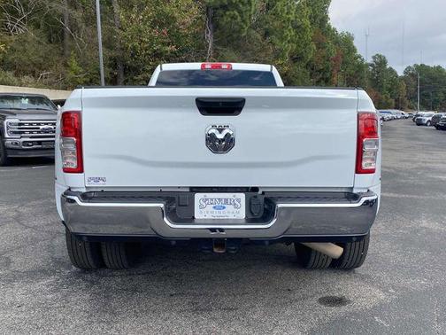 2024 RAM 3500 Tradesman Crew Cab 4x2 8' Box