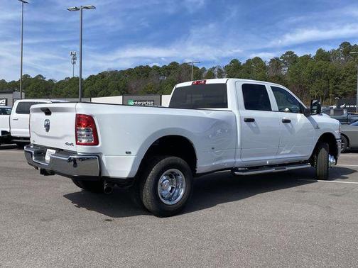 2024 RAM 3500 Tradesman Crew Cab 4x4 8' Box
