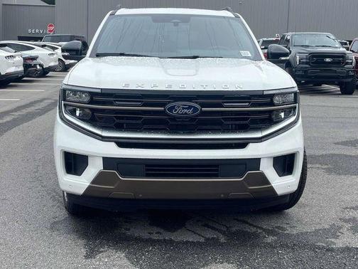 Star White Metallic Tri-Coat 2026 Ford Expedition Max King Ranch