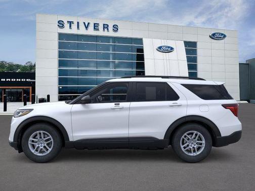 Star White Metallic Tri-Coat 2026 Ford Explorer Active