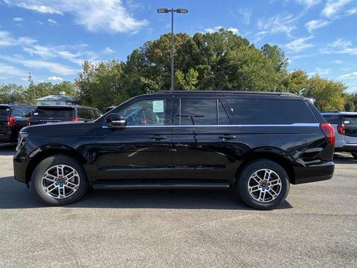 2025 Ford Expedition Max Active 4x2