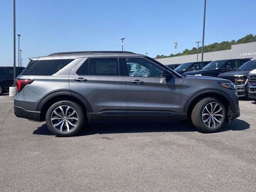 Carbonized Gray Metallic 2026 Ford Explorer ST-Line