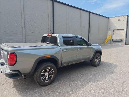 Sterling Metallic 2024 GMC Canyon AT4