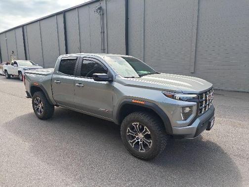 Sterling Metallic 2024 GMC Canyon AT4