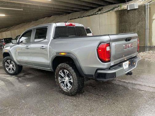 Sterling Metallic 2024 GMC Canyon AT4