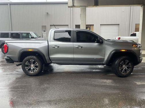 Sterling Metallic 2024 GMC Canyon AT4