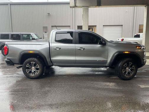 Sterling Metallic 2024 GMC Canyon AT4