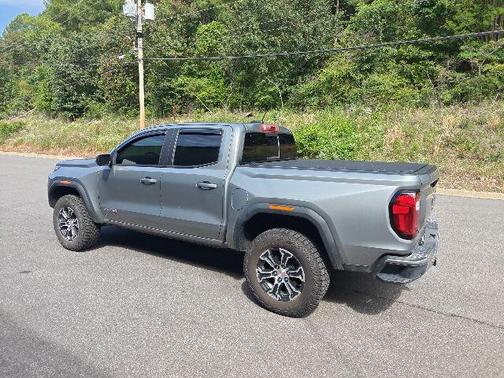 Sterling Metallic 2024 GMC Canyon AT4