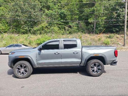 Sterling Metallic 2024 GMC Canyon AT4