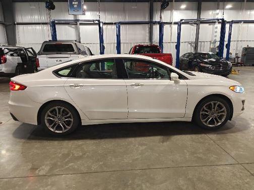 2020 Ford Fusion SEL