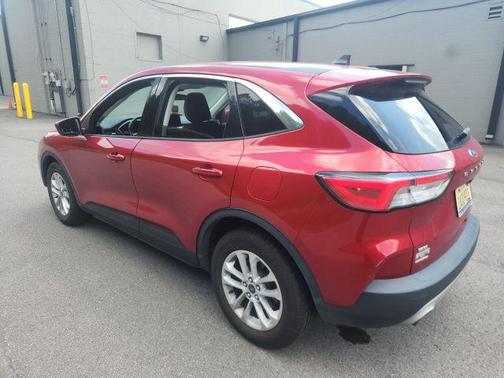 Rapid Red Metallic Tinted Clearcoat 2021 Ford Escape SE