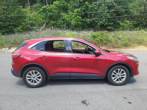 Rapid Red Metallic Tinted Clearcoat 2021 Ford Escape SE