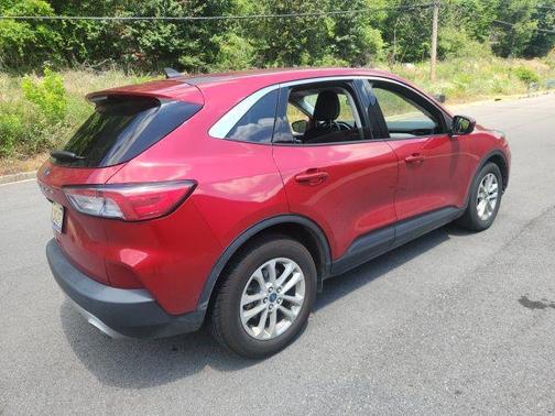 Rapid Red Metallic Tinted Clearcoat 2021 Ford Escape SE