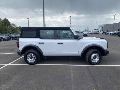 Oxford White 2025 Ford Bronco Base