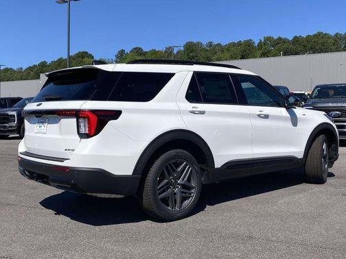 STAR WHITE MET TRI-COAT 2026 Ford Explorer ST-Line