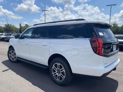 2025 Ford Expedition Max Active 4x2