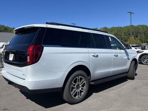 2025 Ford Expedition Max Active 4x2