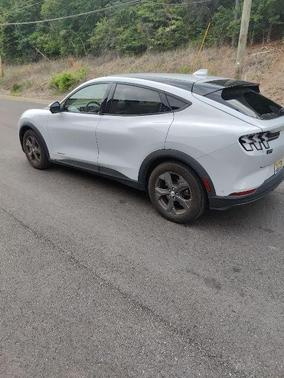 2022 Ford Mustang Mach-E Select