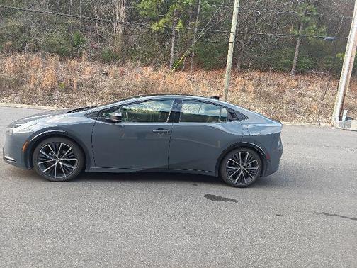 2025 Toyota Prius XLE