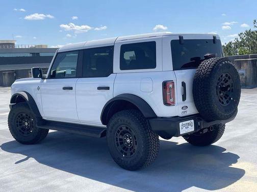 Oxford White 2026 Ford Bronco Outer Banks