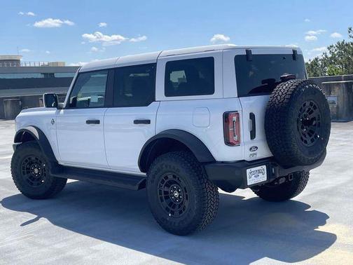 Oxford White 2026 Ford Bronco Outer Banks