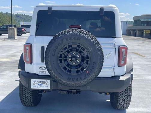 Oxford White 2026 Ford Bronco Outer Banks