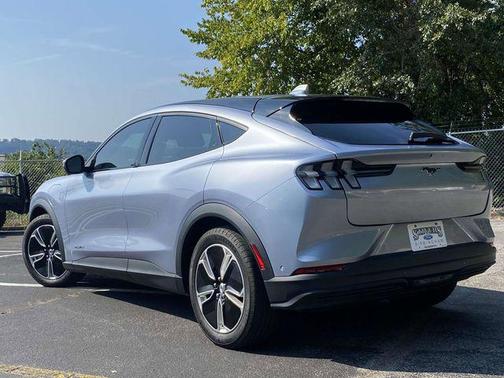 2022 Ford Mustang Mach-E Select
