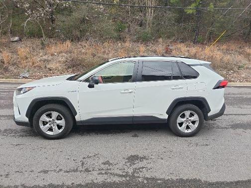 2020 Toyota RAV4 Hybrid SE