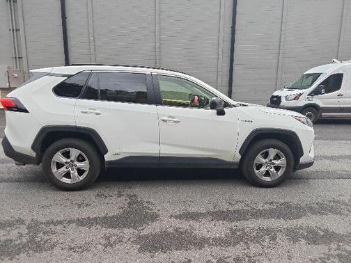 2020 Toyota RAV4 Hybrid SE