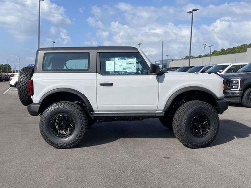 Avalanche Gray 2026 Ford Bronco Base