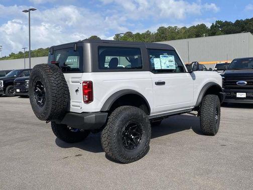 Avalanche Gray 2026 Ford Bronco Base