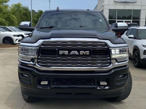 2022 RAM 3500 Limited Crew Cab 4x4 6'4' Box