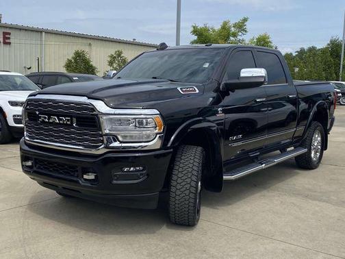 2022 RAM 3500 Limited Crew Cab 4x4 6'4' Box