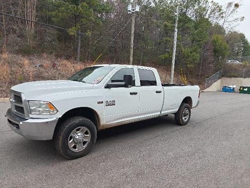 2017 RAM 2500 Tradesman Crew Cab 4x4 8' Box