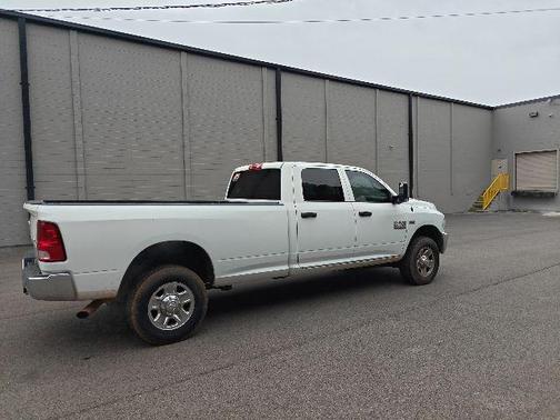 2017 RAM 2500 Tradesman Crew Cab 4x4 8' Box