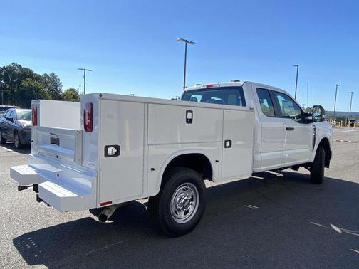 2025 Ford F-250 XL