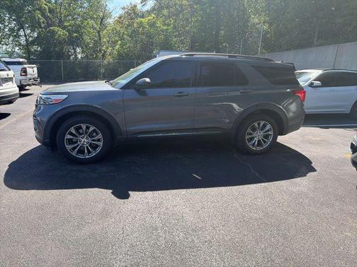 Carbonized Gray Metallic 2022 Ford Explorer XLT