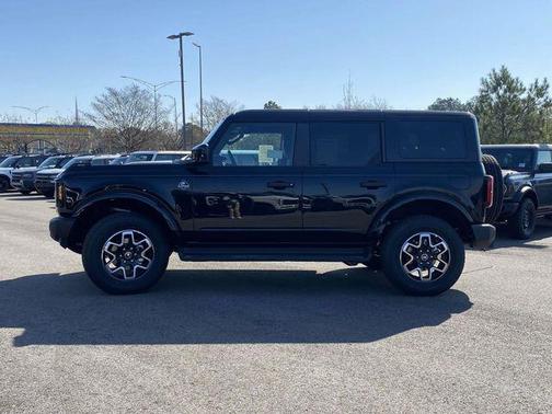 Shadow Black 2026 Ford Bronco Outer Banks