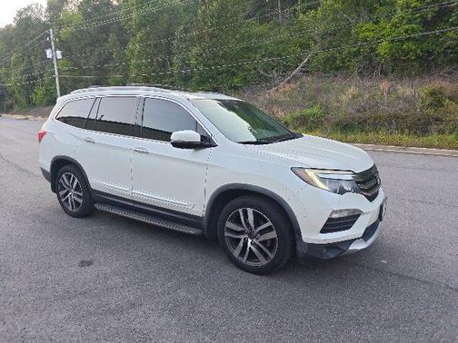 White Diamond Pearl 2017 Honda Pilot Elite