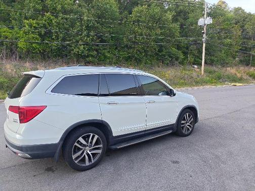 White Diamond Pearl 2017 Honda Pilot Elite