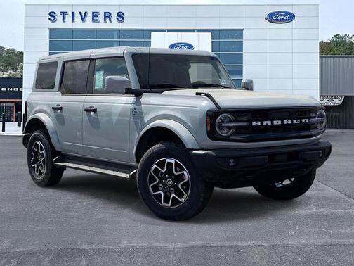 Avalanche Gray 2026 Ford Bronco Outer Banks