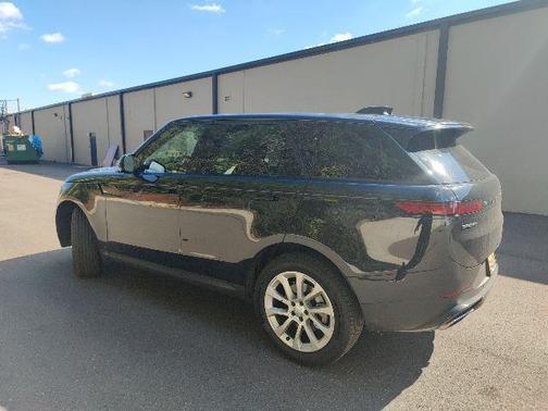 2024 Land Rover Range Rover Sport SE