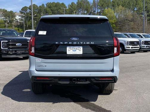 Glacier Gray Metallic Tri-Coat 2026 Ford Expedition Active