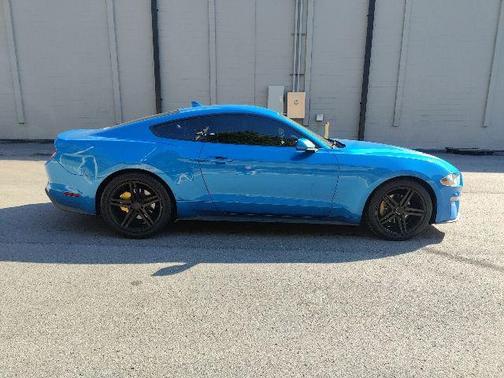 2020 Ford Mustang EcoBoost