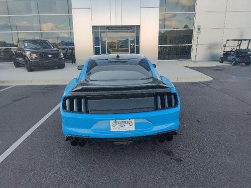 2022 Ford Mustang EcoBoost