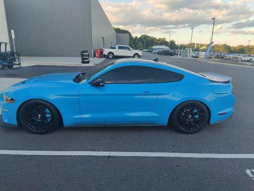2022 Ford Mustang EcoBoost