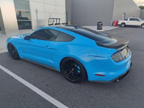 2022 Ford Mustang EcoBoost