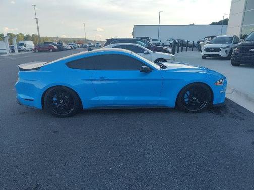 2022 Ford Mustang EcoBoost
