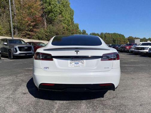 2022 Tesla Model S Base