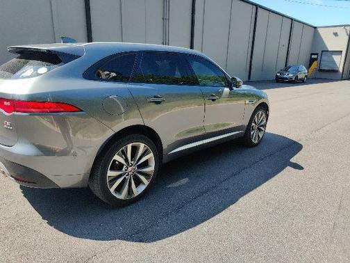 2018 Jaguar F-PACE S